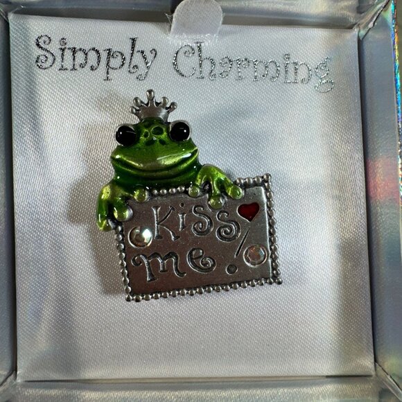 AJMC Kiss Me Pewter Frog Pin - Crowned Prince Frog Pin Simply Charming - Picture 2 of 4